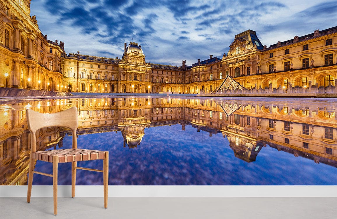 Louvre à Paris avec des peintures murales de réflexion pour la maison