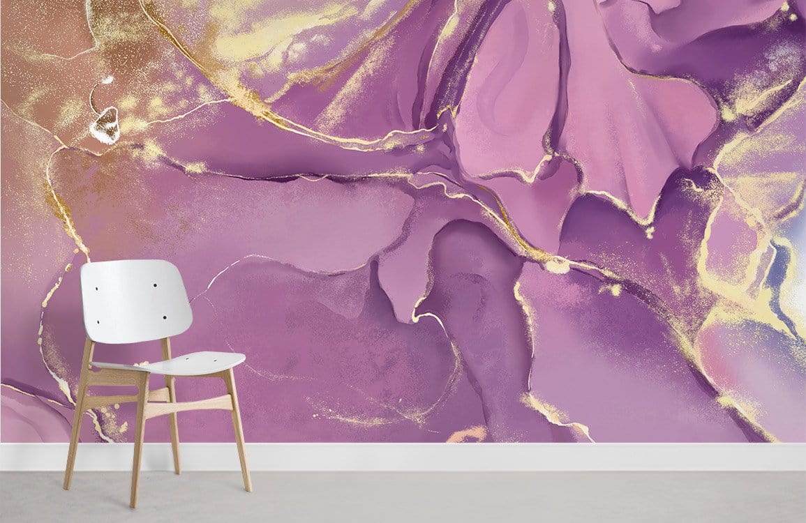 Salle de papier peint en marbre violet et or